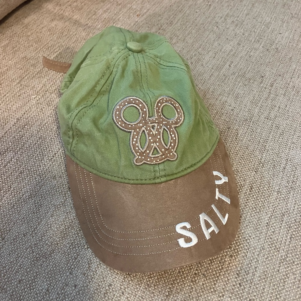 Disney pretzel hat - Picture 2 of 4